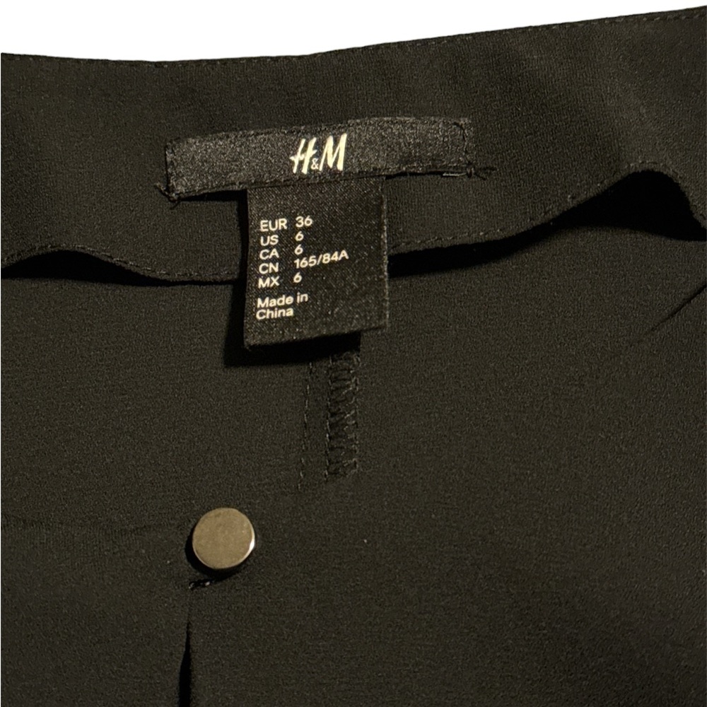 H&M Black flows Ruffled Blouse key hole Size 6 - Picture 4 of 5